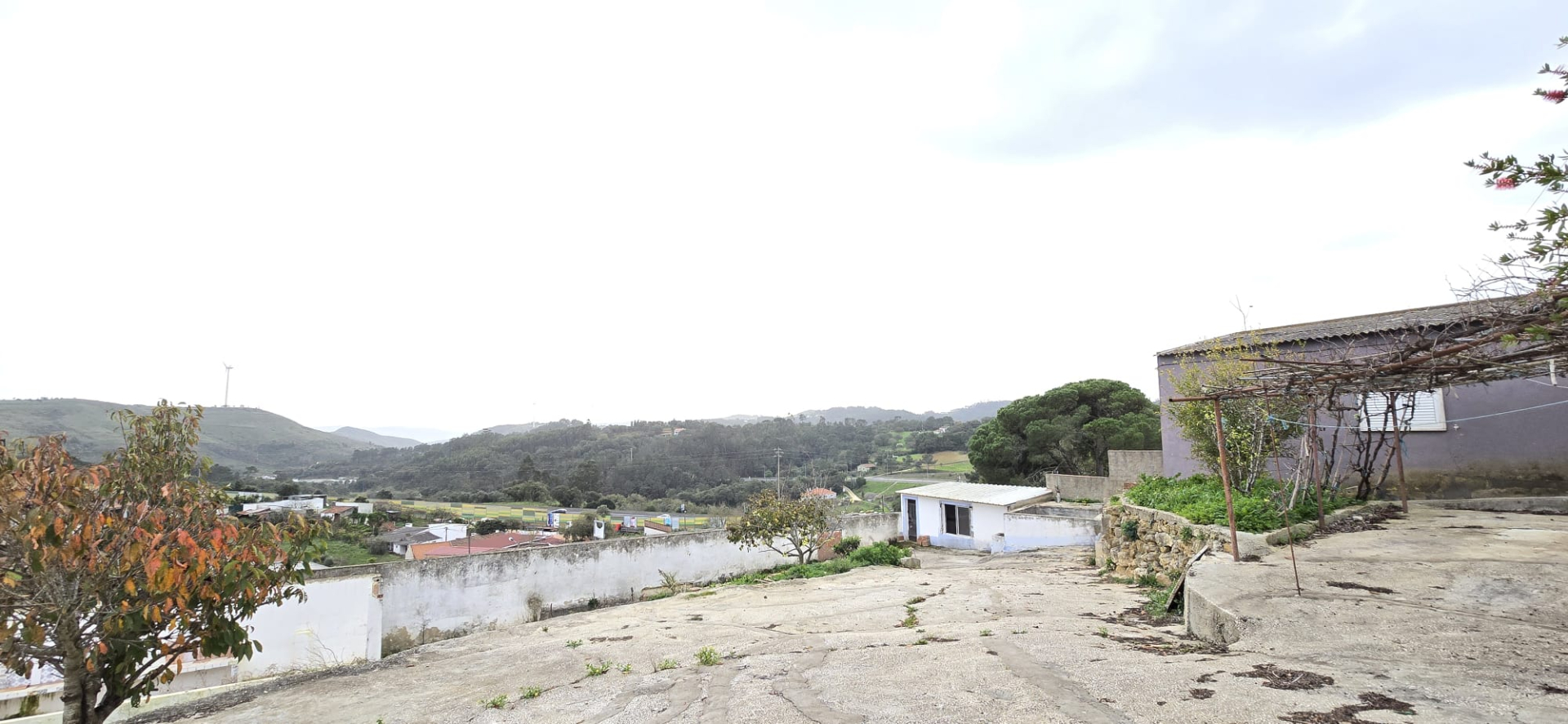 Terreno Urbano Com Muito Potencial em Montachique