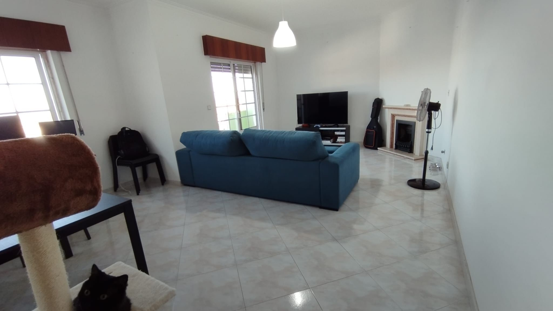 Apartamento T2 no Forte da Casa com garagem