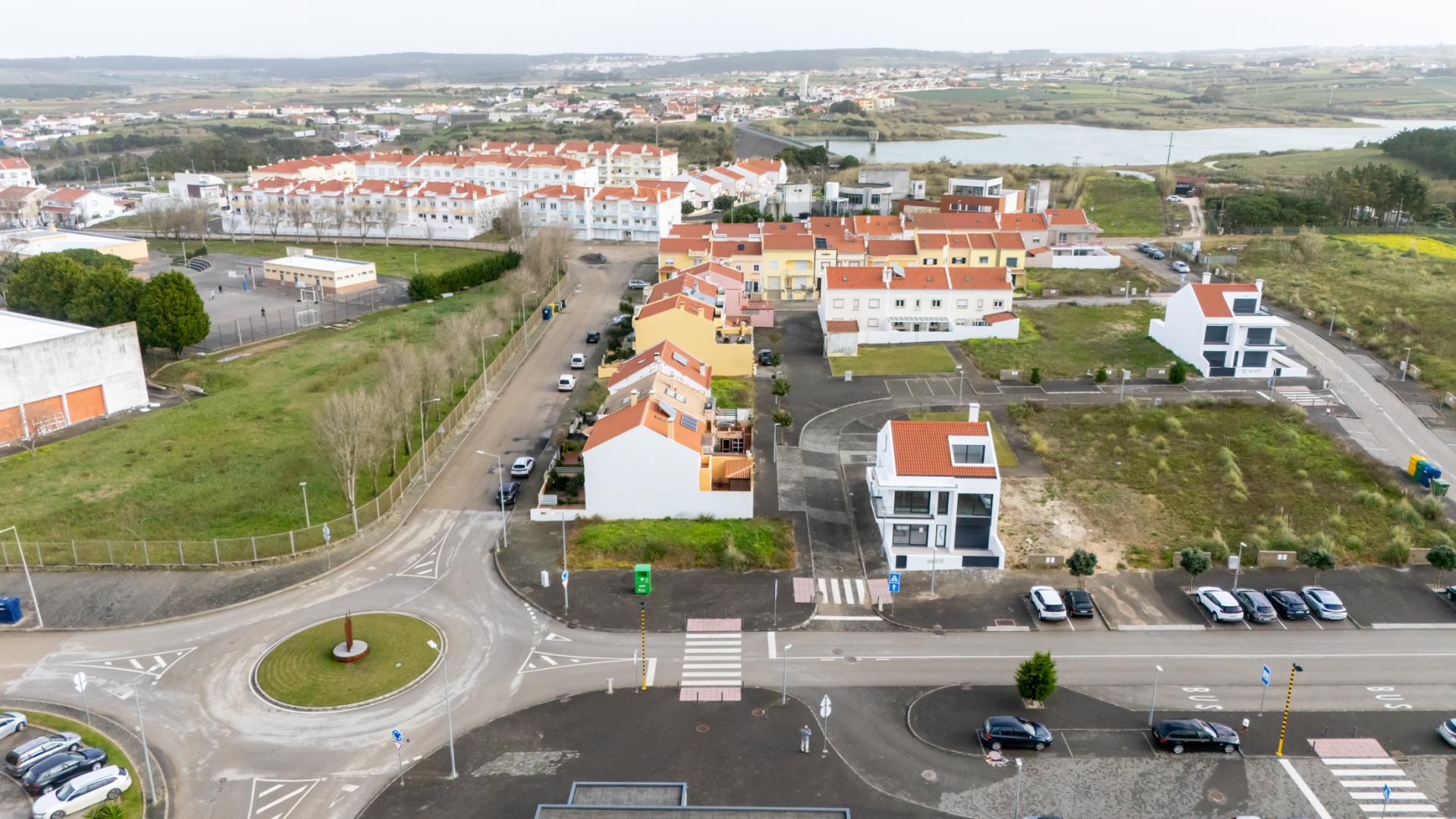 Lote Urbano no Centro de Atouguia da Baleia