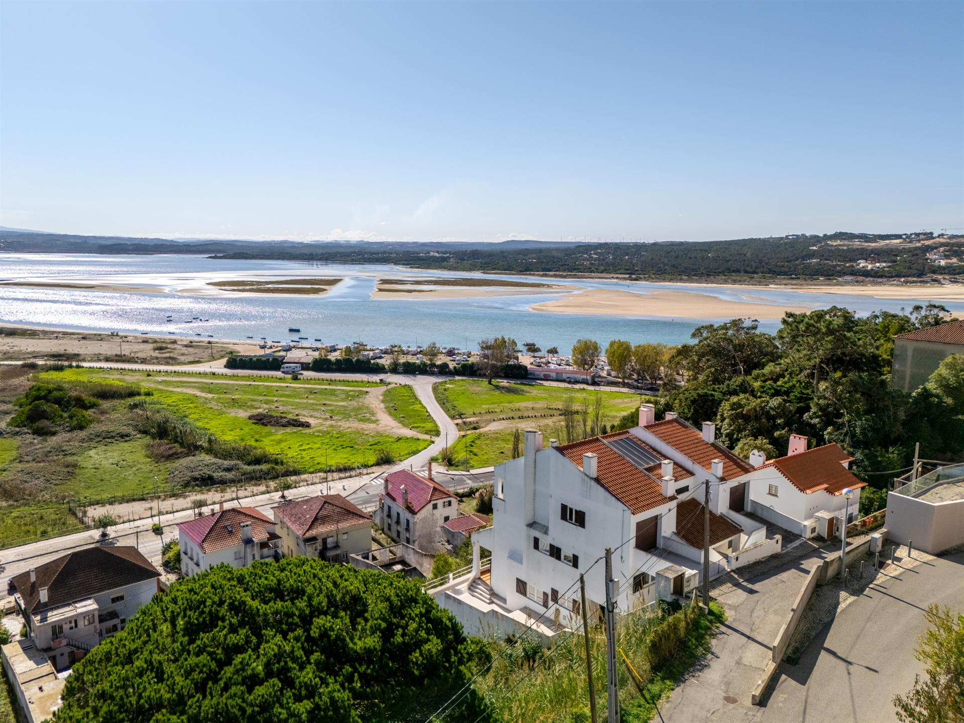 Terreno de Encosta na Foz do Arelho com Vista Privilegiada para a Lagoa