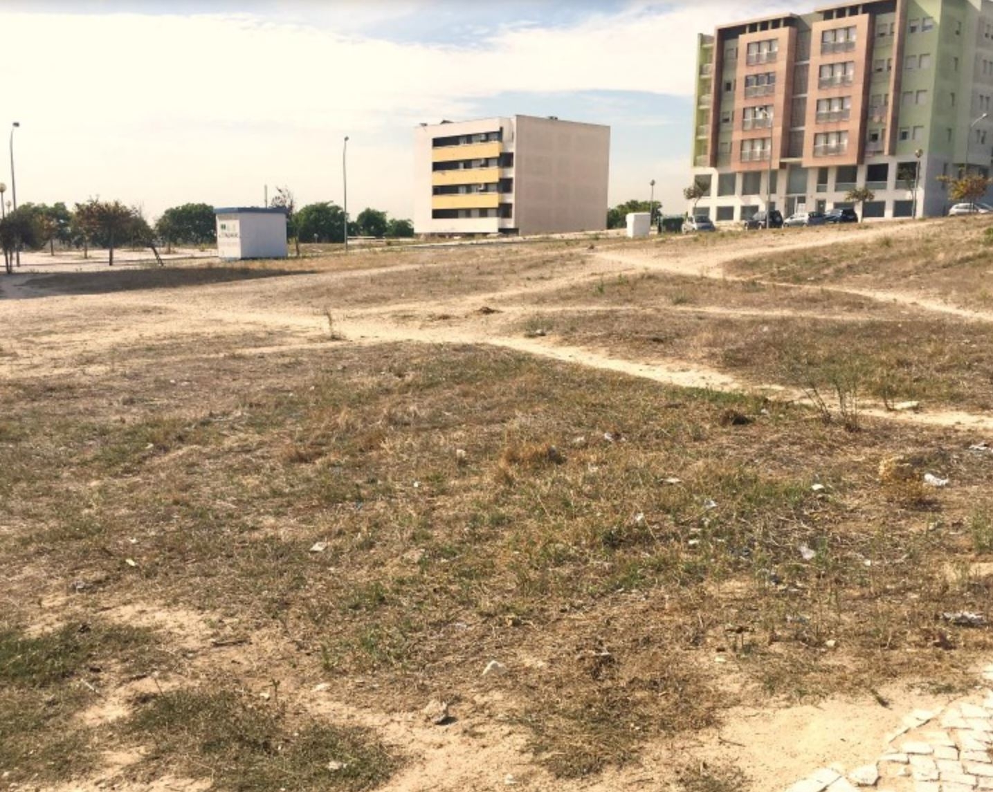 Terreno para construção com 329m² em Camarate