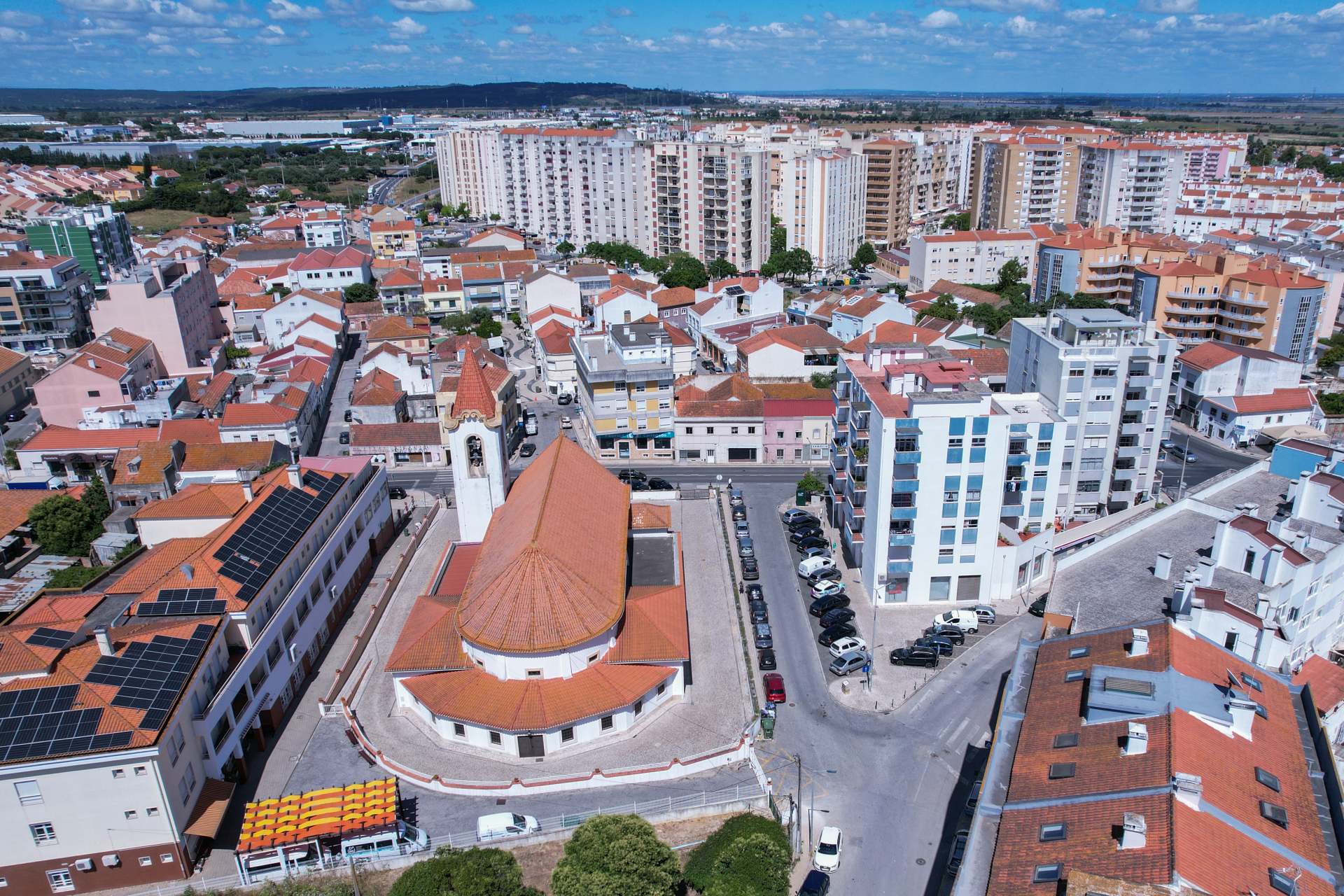 Prédio Centro Carregado / Lisboa