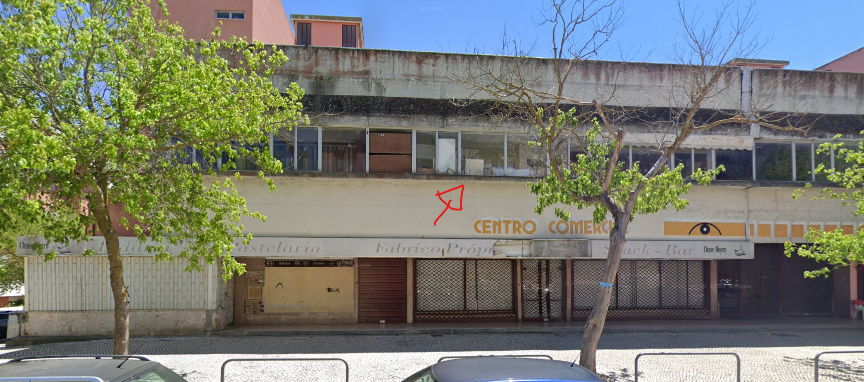 UNIQUE OPPORTUNITY Shop, Commercial Space, Pragal, Almada, 42m2, Near the Station