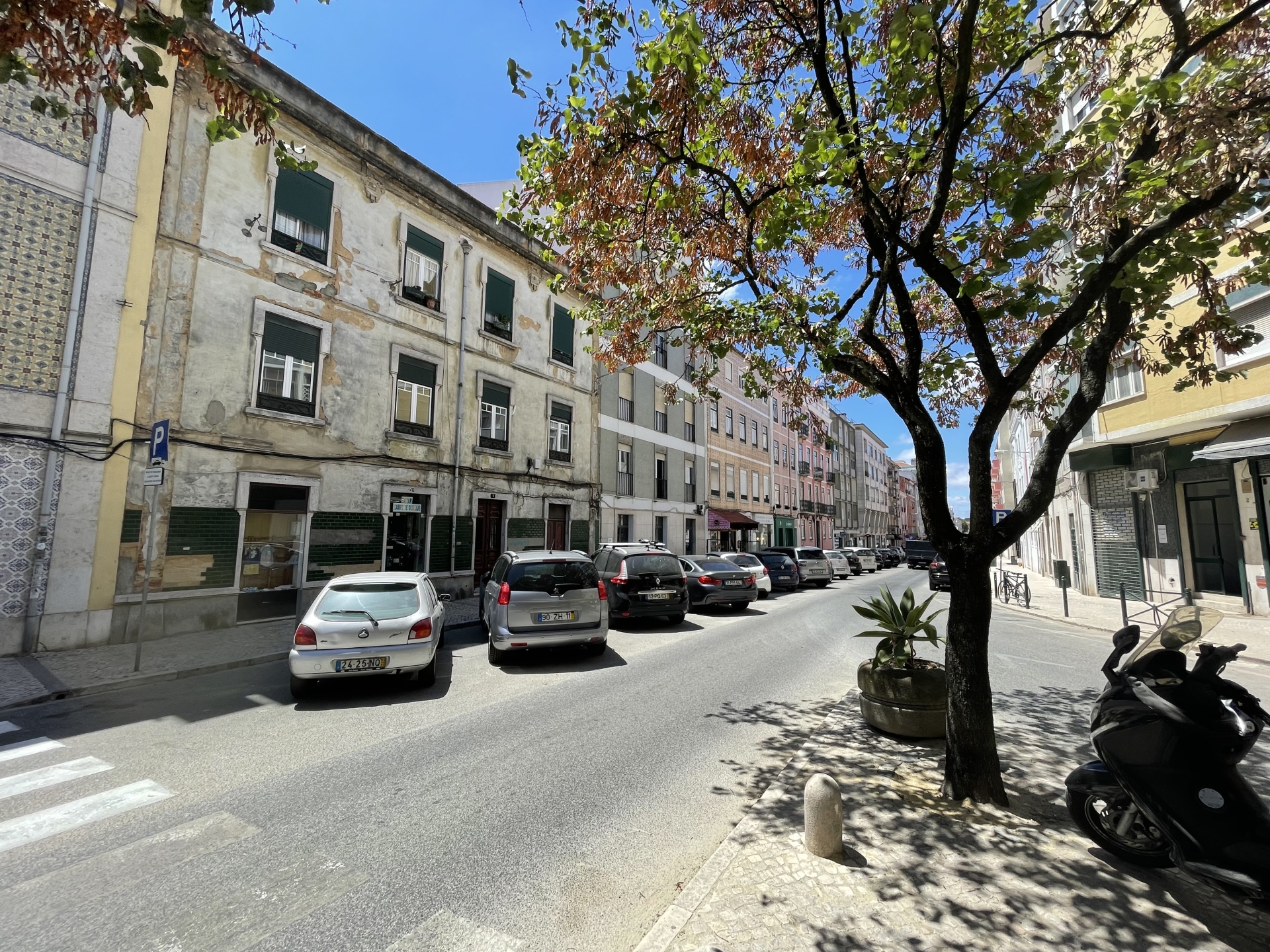 Vacant building in Campo de Ourique