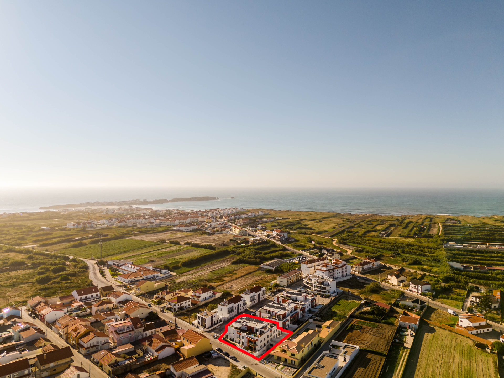 Exclusivo: apartamento T2 totalmente mobilado a uma curta distância a pé da praia do Baleal