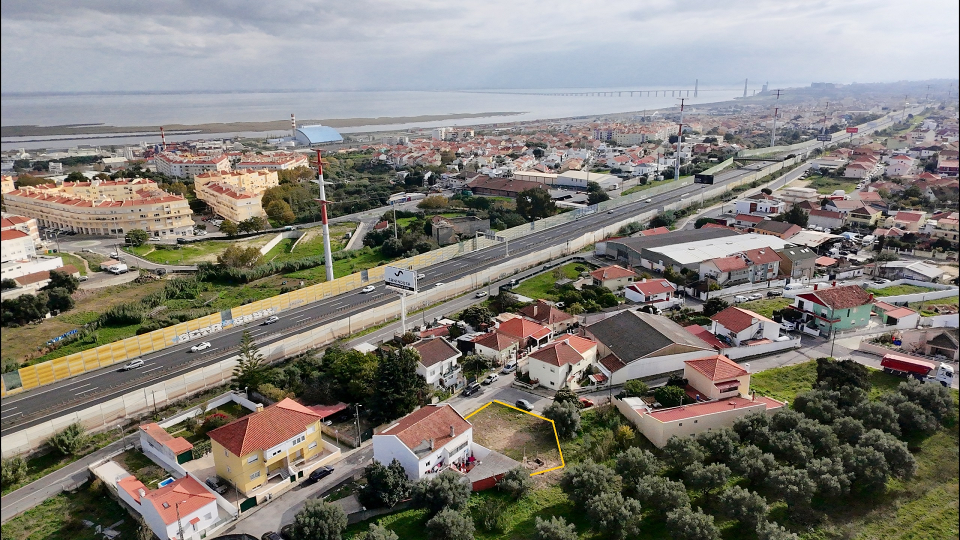 Terreno Urbano em Santa Iria com 403,80m2