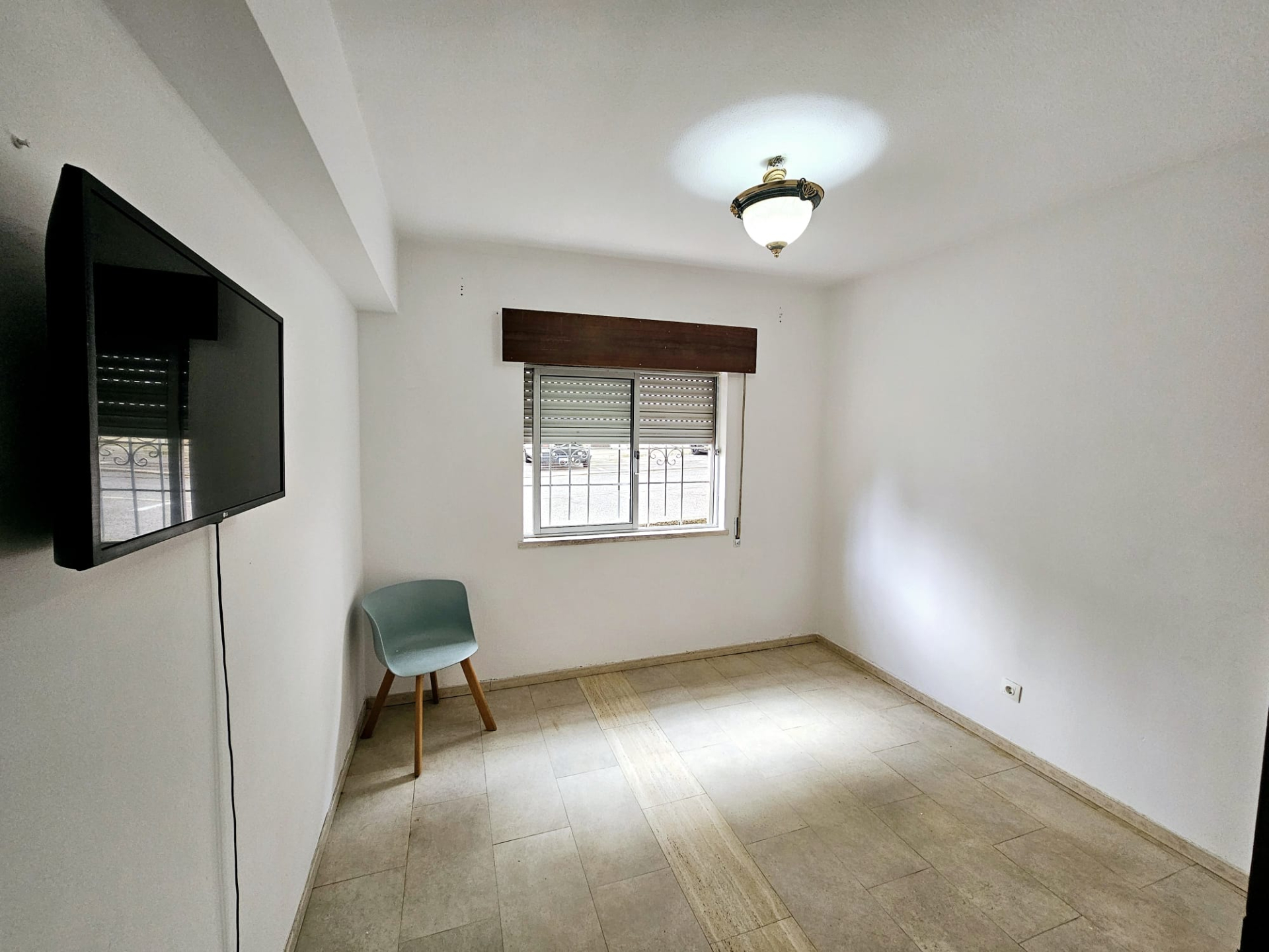 1 Bedroom Apartment Used in Rinchoa, Rio de Mouro