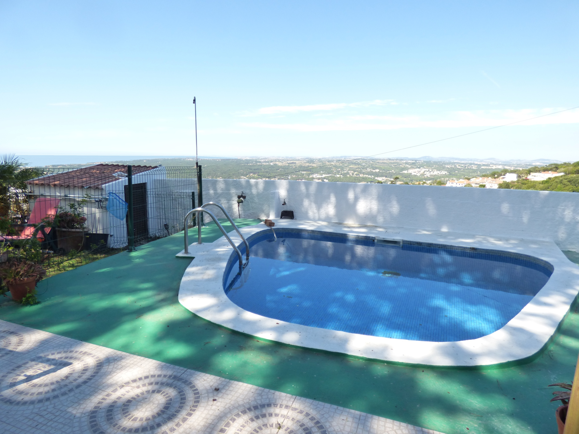 Renovated house with beautiful outdoor spaces.... It has a swimming pool and stunning sea views!