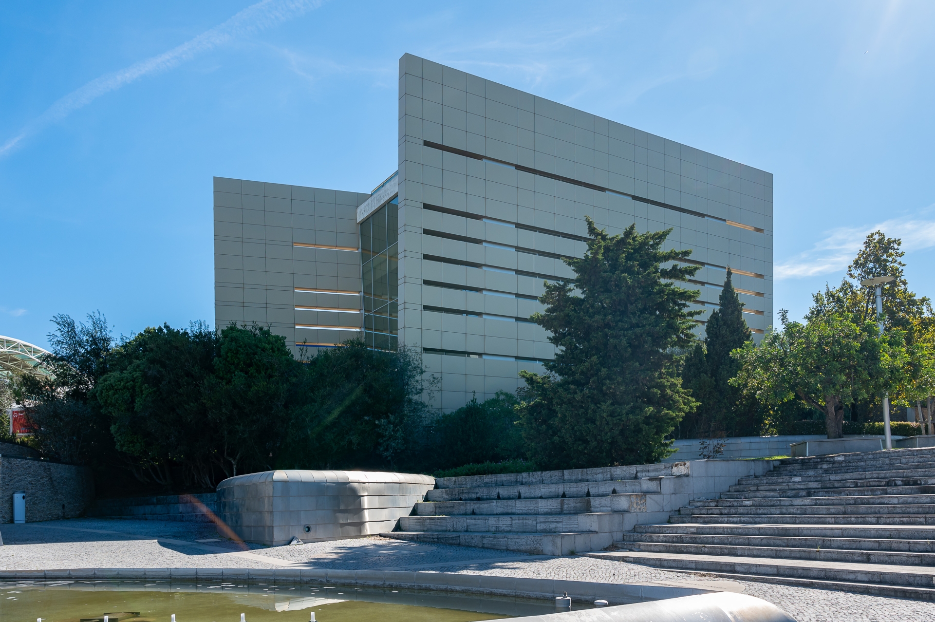 Edifício Comercial em Oeiras - Lisboa