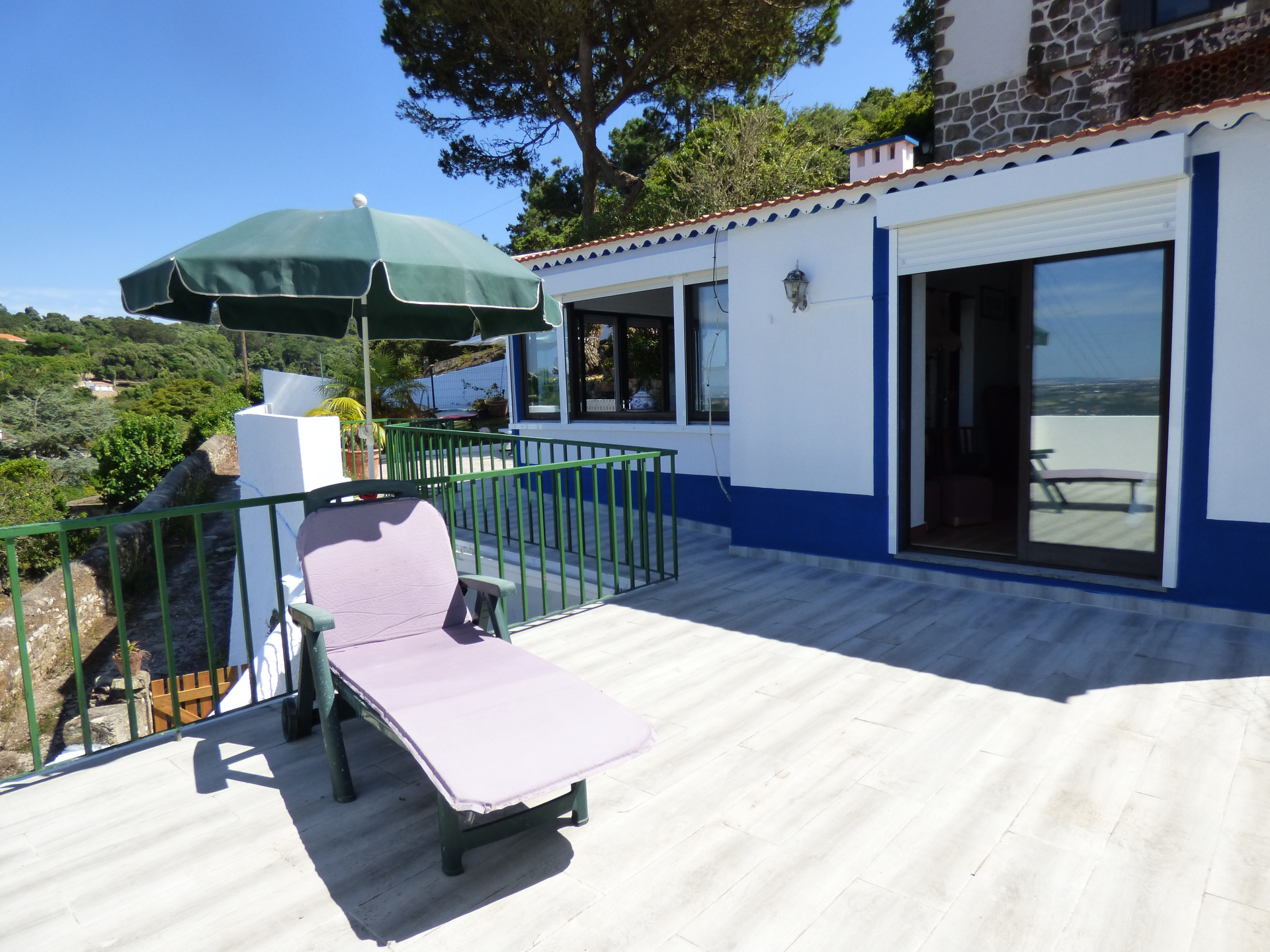 Renovated house with beautiful outdoor spaces.... It has a swimming pool and stunning sea views!