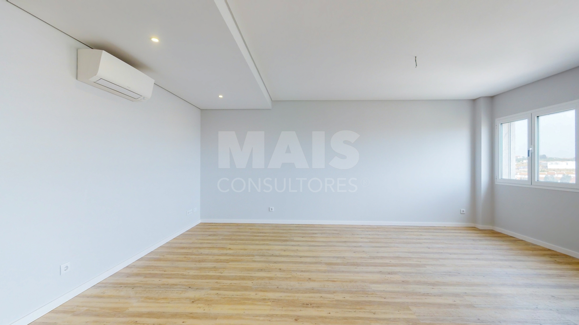 Apartamento T3 Novo em Rua Maestro Lopes Graça