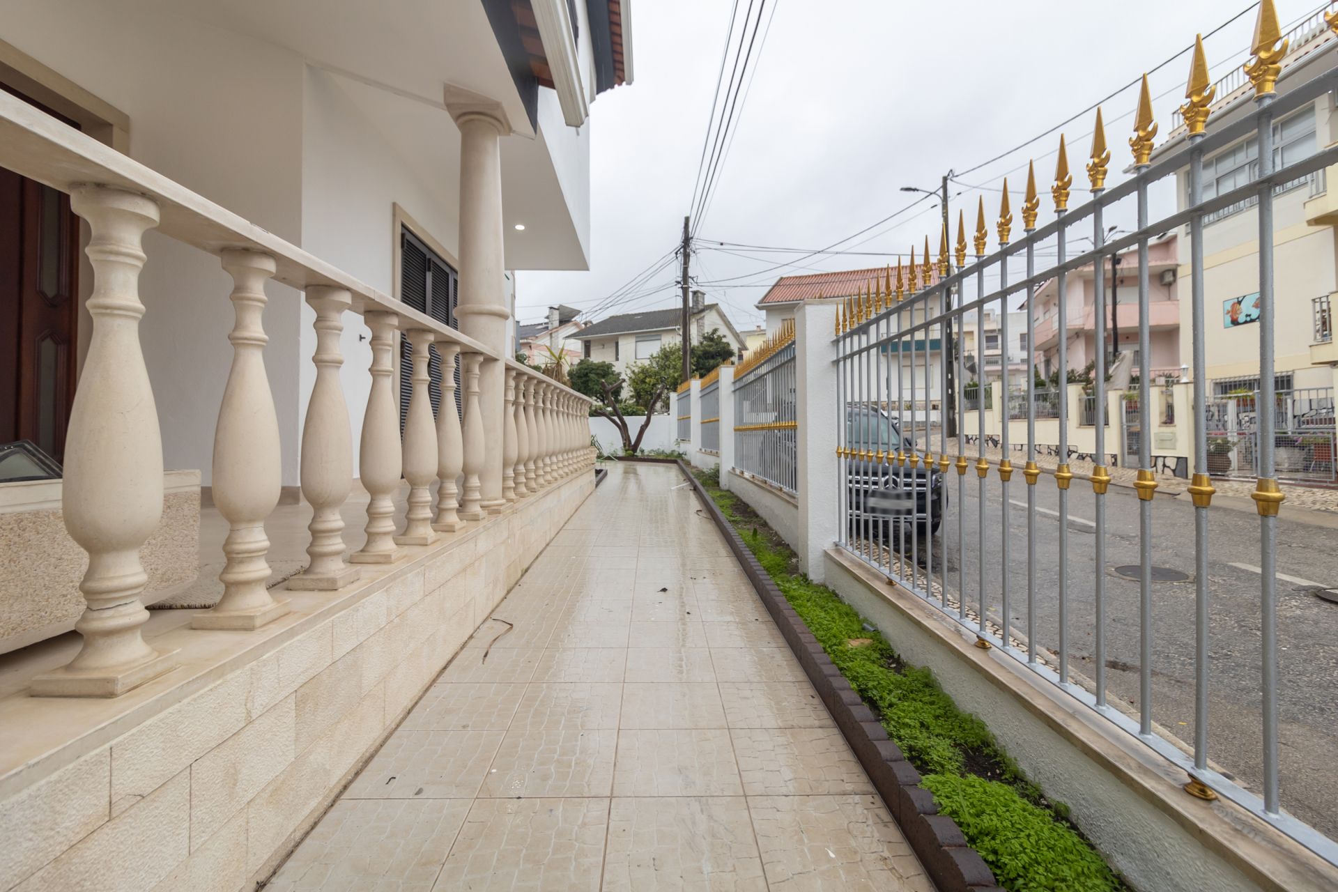 Moradia T5 de Traça Tradicional na Quinta do Brasileiro, Corroios