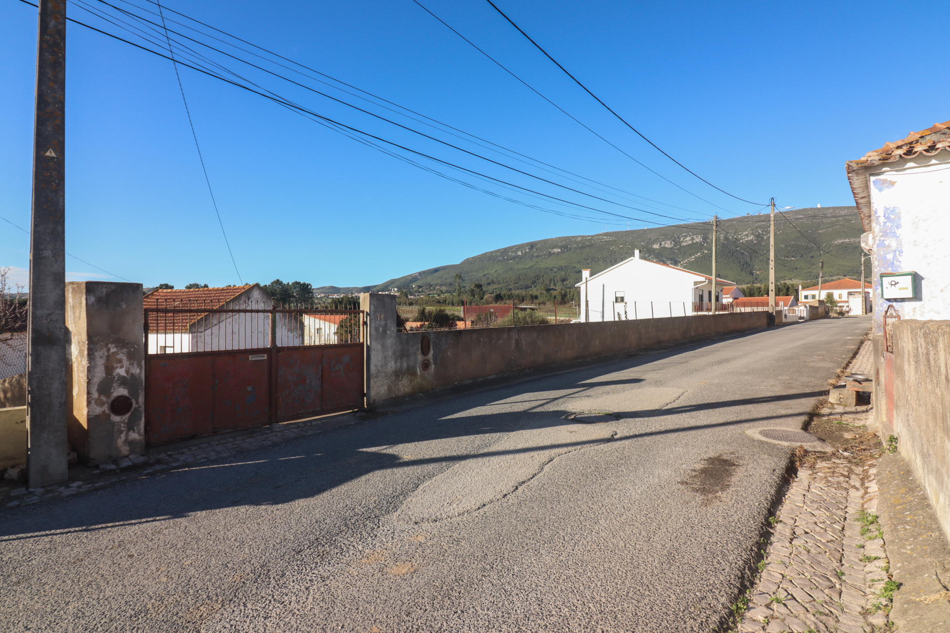 Moradia T3 com potencial incrível em Cabanas de Chão e vista Serra Montejunto