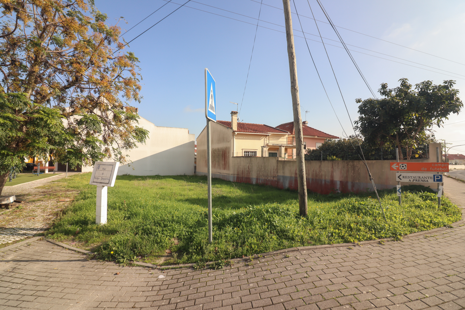 Oportunidade : Terreno Urbano com 336m2 em Cheganças, Alenquer!