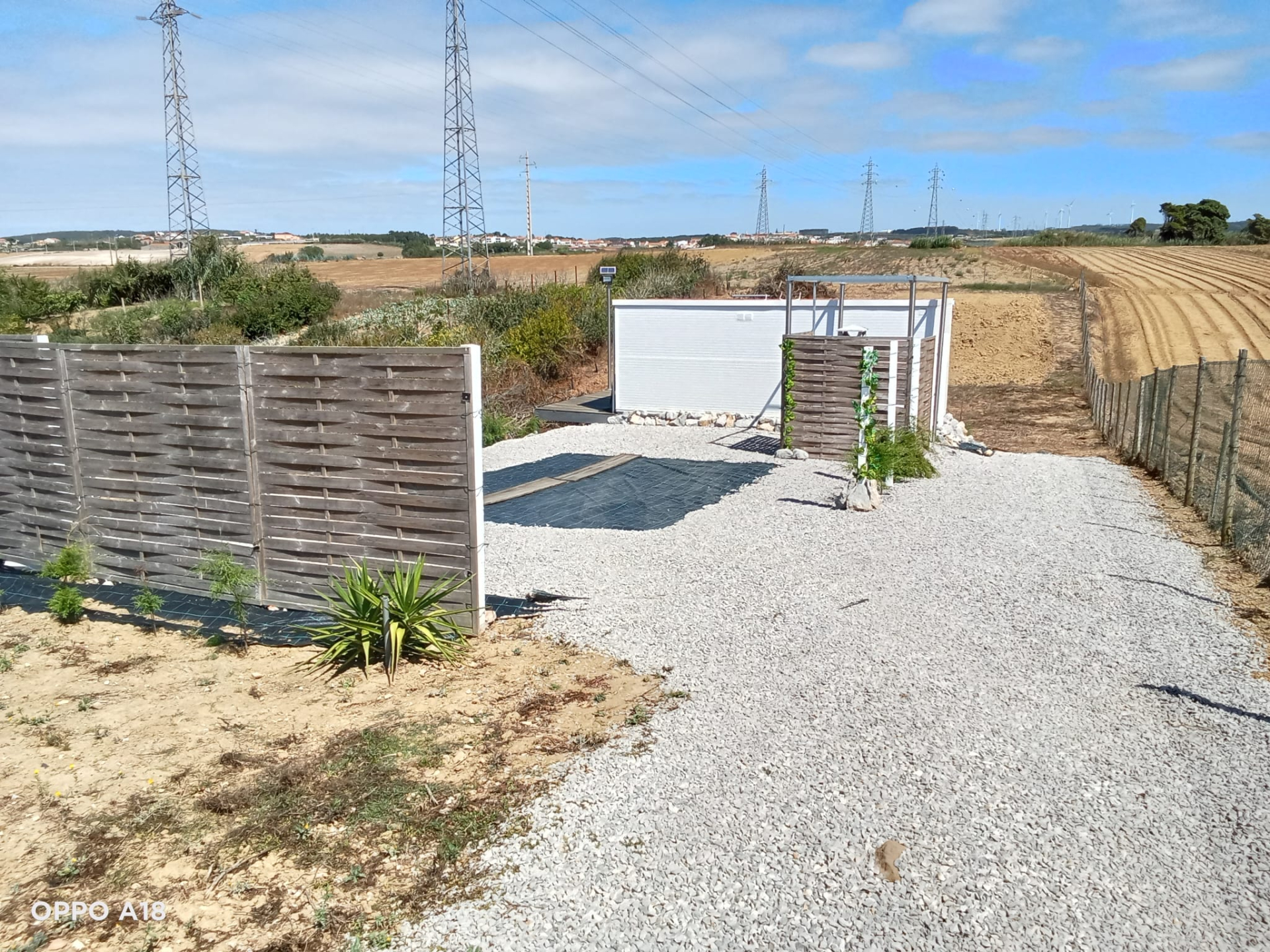 Lote de Terreno rústico com casa de Apoio