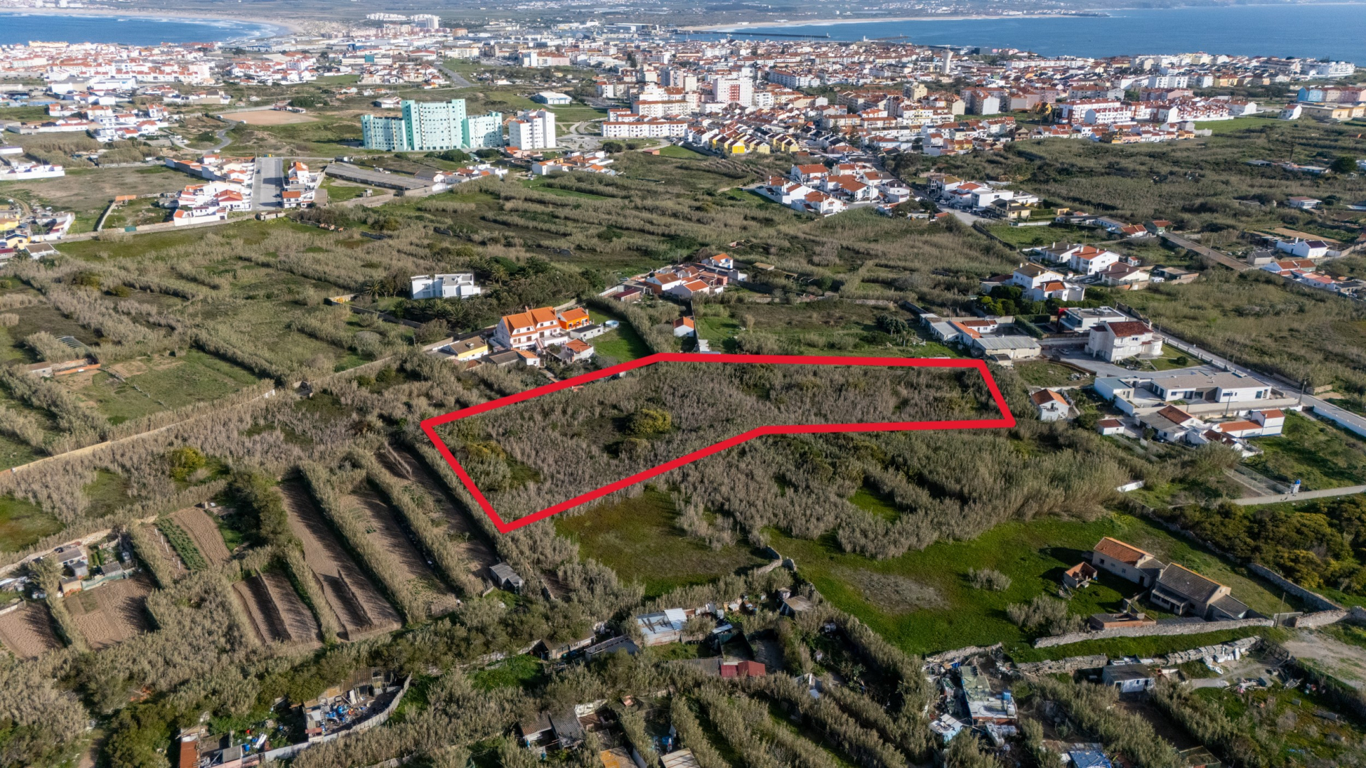 Terreno com 7.840m2 em Peniche