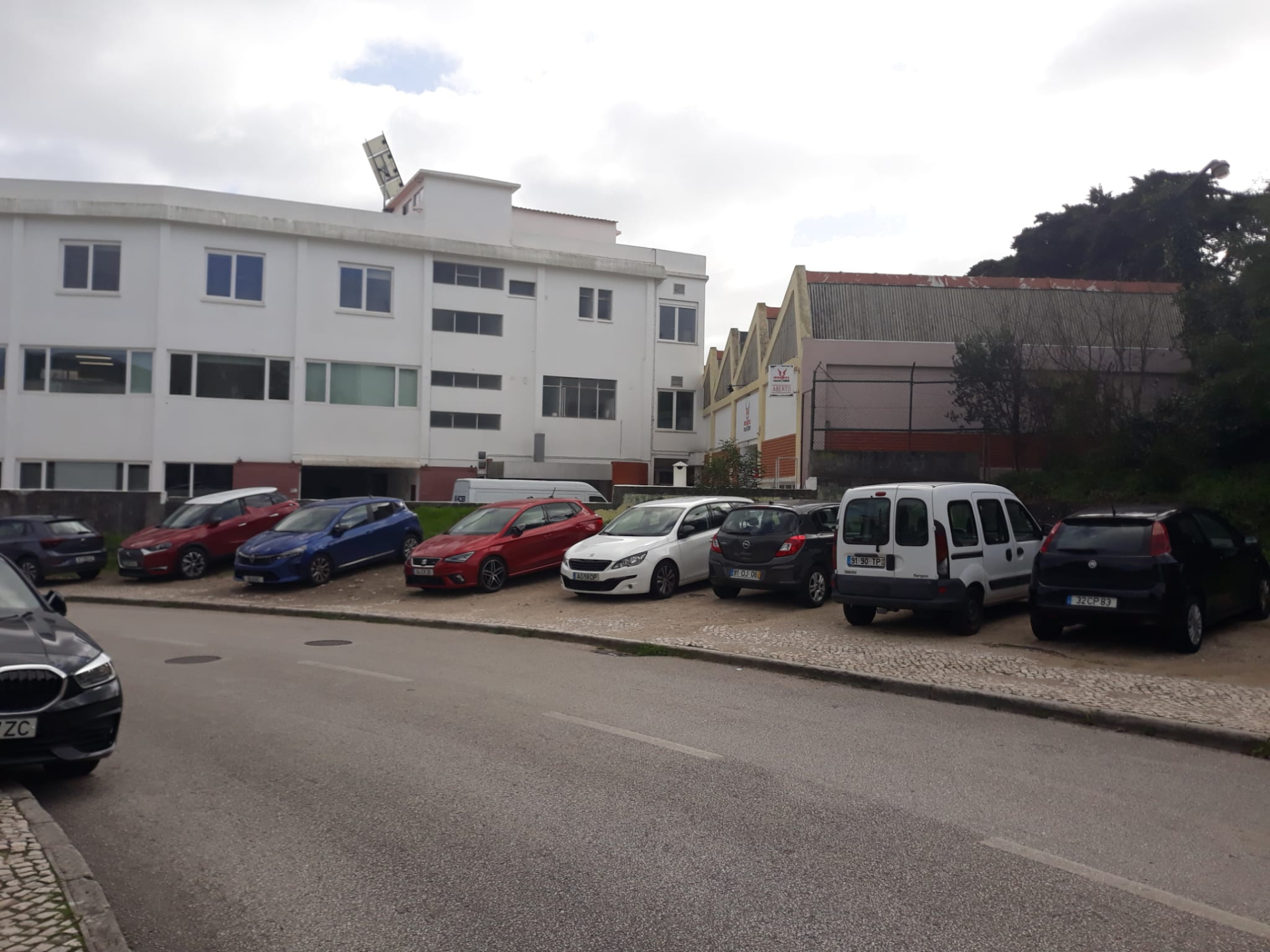 Office Center - Central Area Near the A5 - Municipality of Oeiras