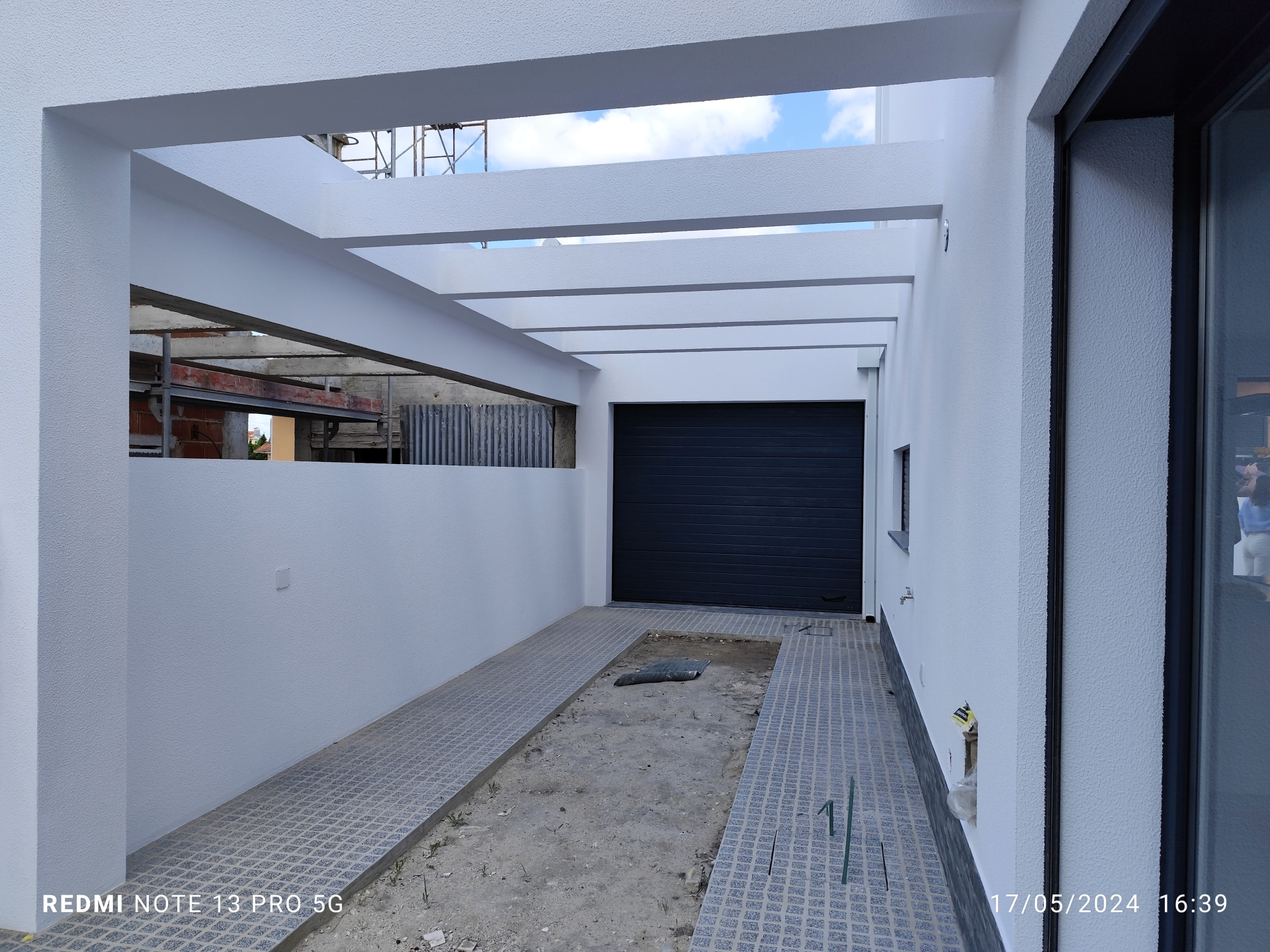 New 4-bedroom semi-detached house in Fernão Ferro