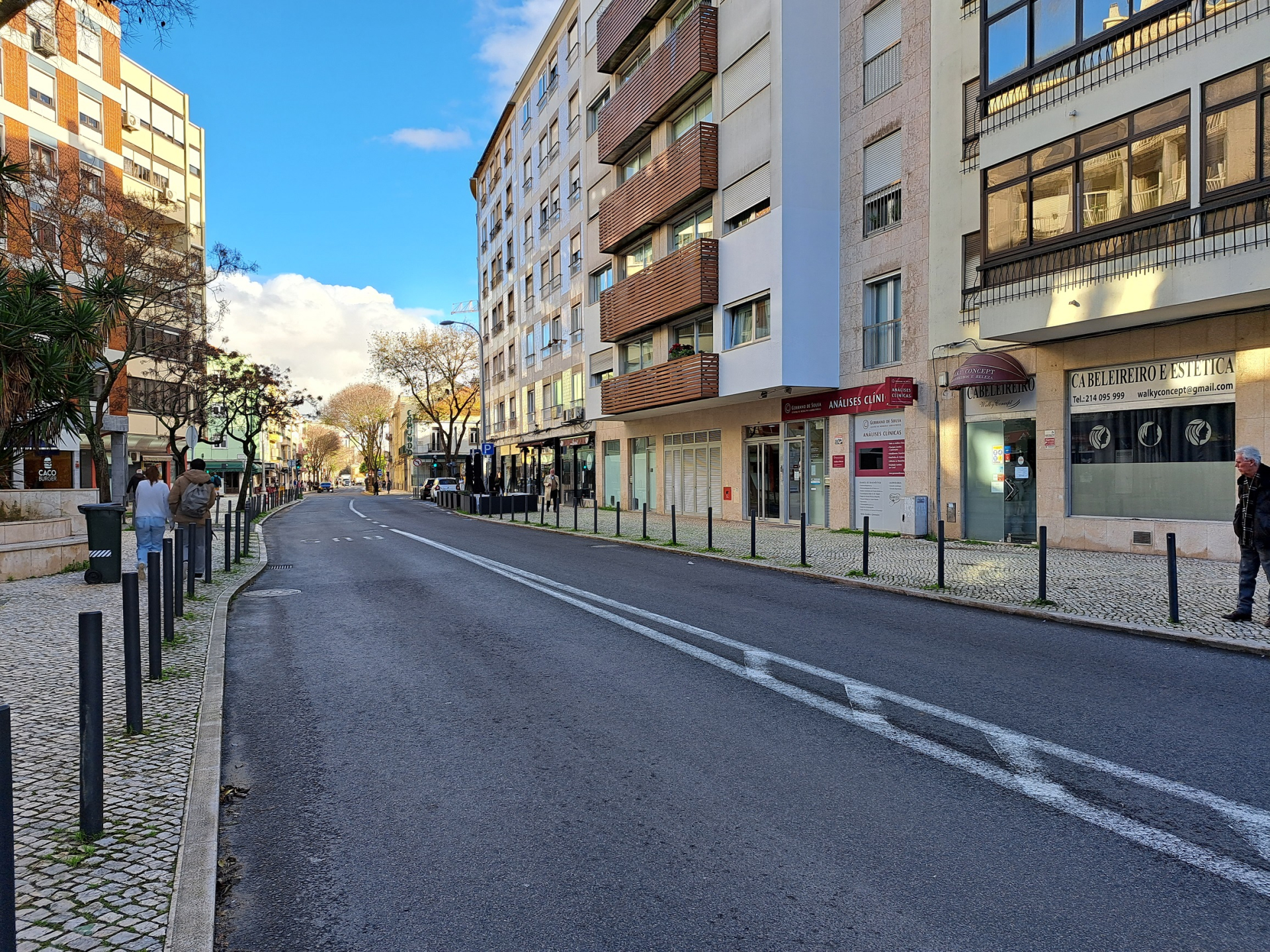 Apartamento T3 em Benfica - Totalmente Remodelado com varanda junto à Avª de Uruguai,