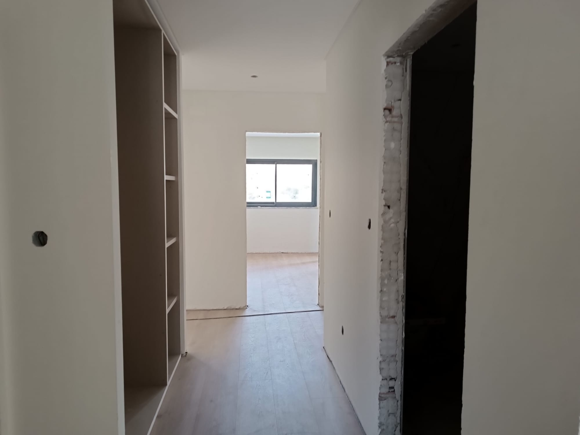 Apartamento T3 com varanda - Rinchoa - Rio de Mouro