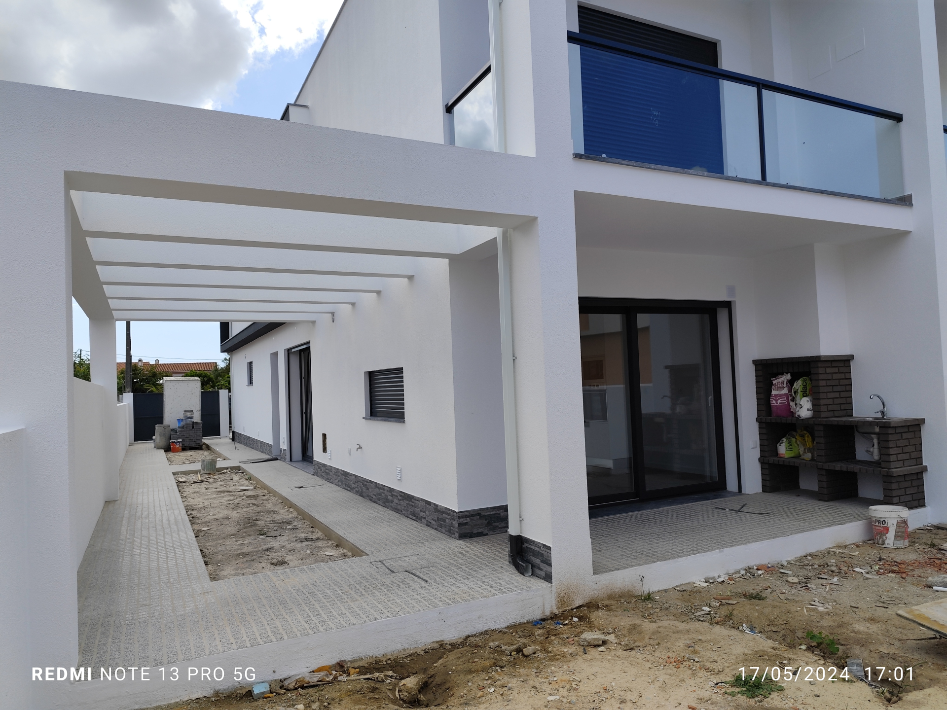 New 3-bedroom house in Fernão Ferro