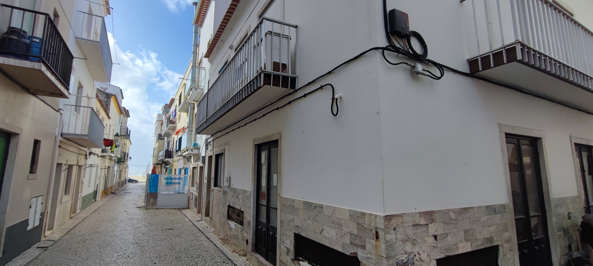 Building - Apartment + Commercial Space - Historic Center of Nazaré