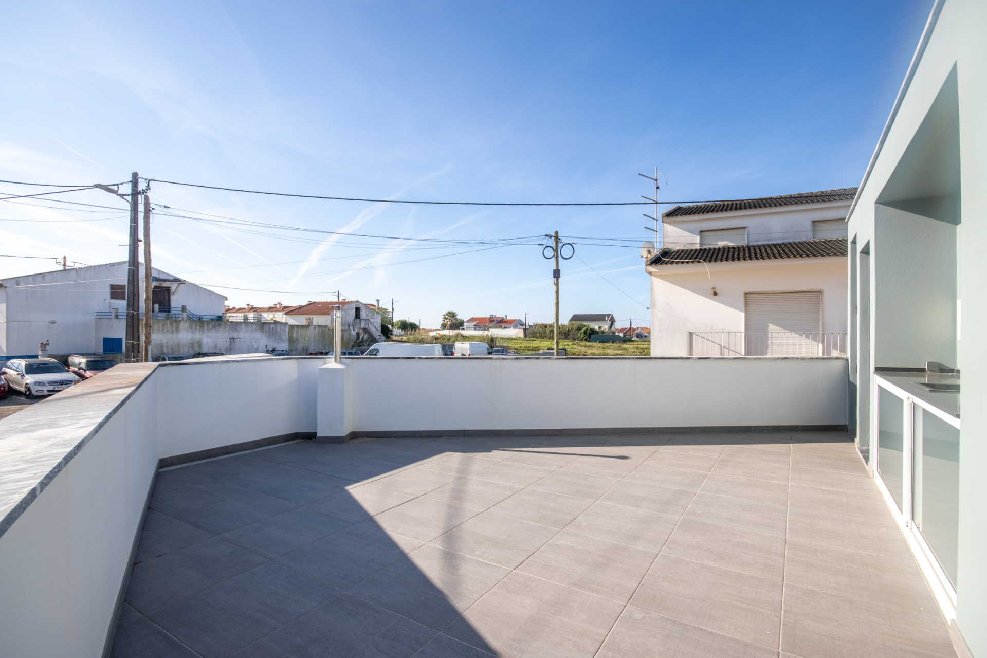 Apartamento Moderno ao Nível do Rés do Chão com Terraço e Elevada Eficiência Energética