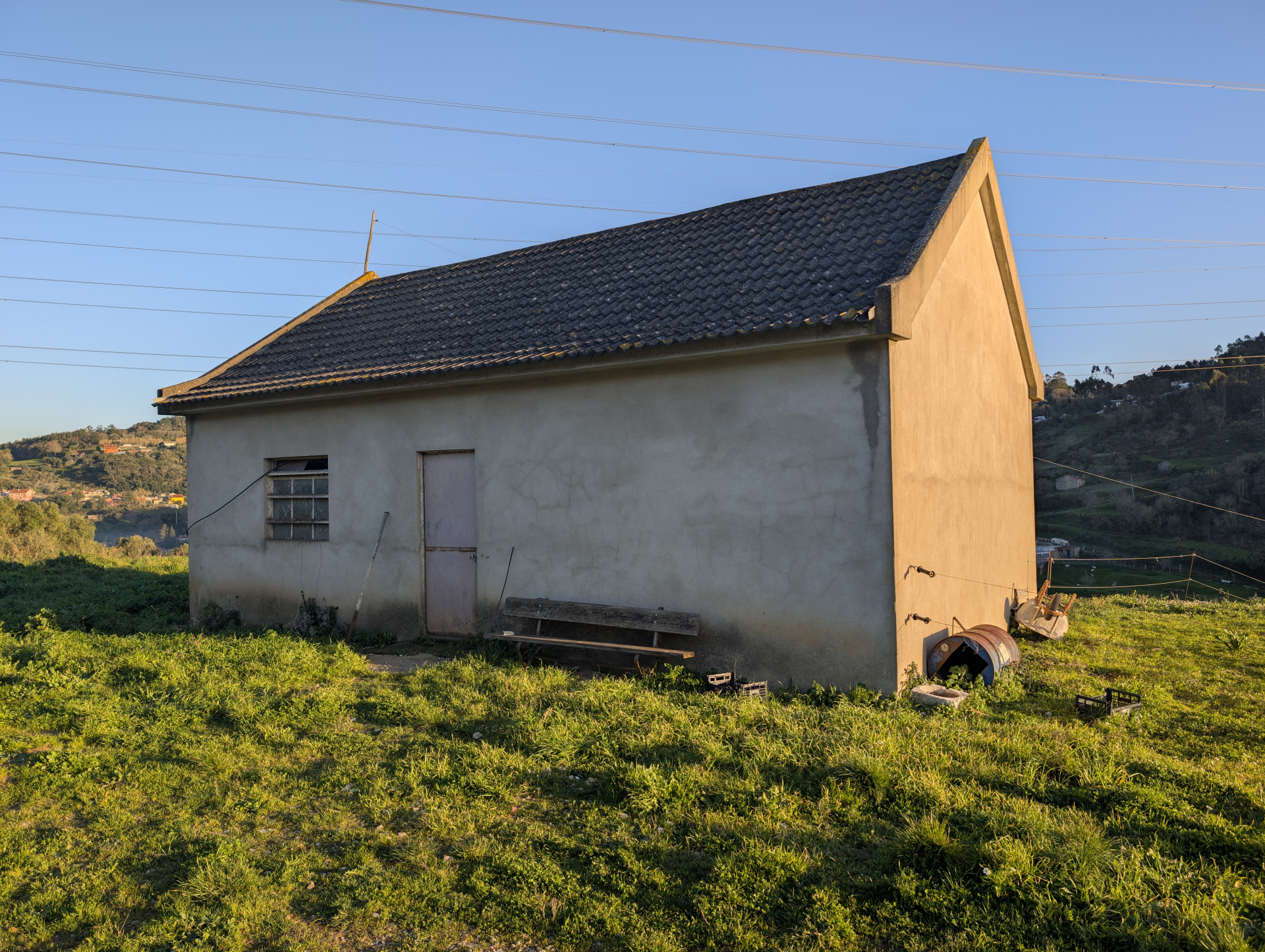 Terreno 133mil m2  + Armazém 1500m2 em Loures