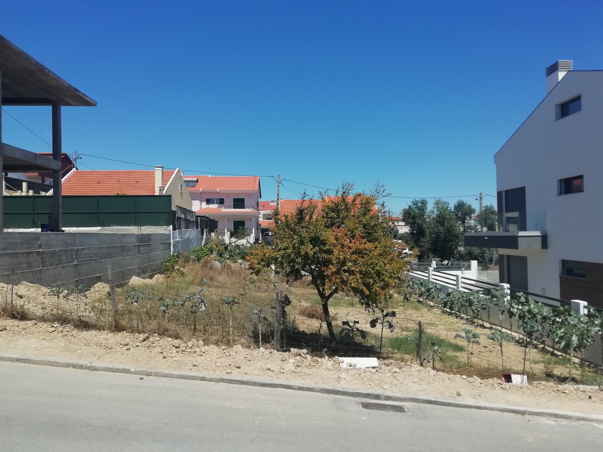 Lote de Terreno para construção de moradia no Bairro das Maroitas ( São João da Talha)